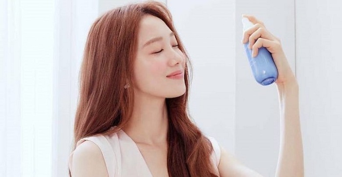 Xịt dưỡng ẩm cho da bất cứ khi nào cần