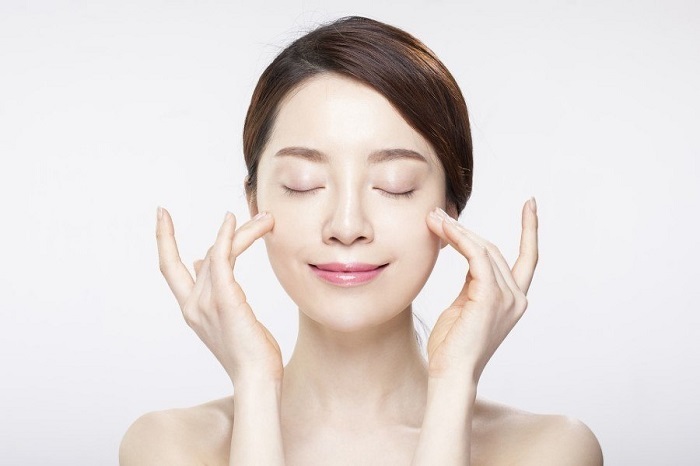 Kem dưỡng da nên có Kojic Acid để dưỡng ẩm và làm sáng da