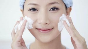 Cách chăm sóc da nhạy cảm có hiệu quả không được quyết định khi làm sạch da