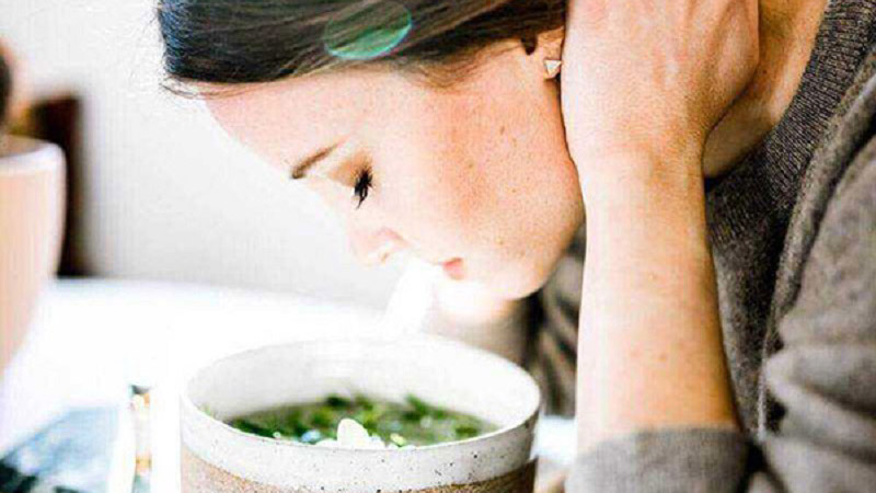 Xông hơi bằng lá trầu không hỗ trợ dưỡng trắng da