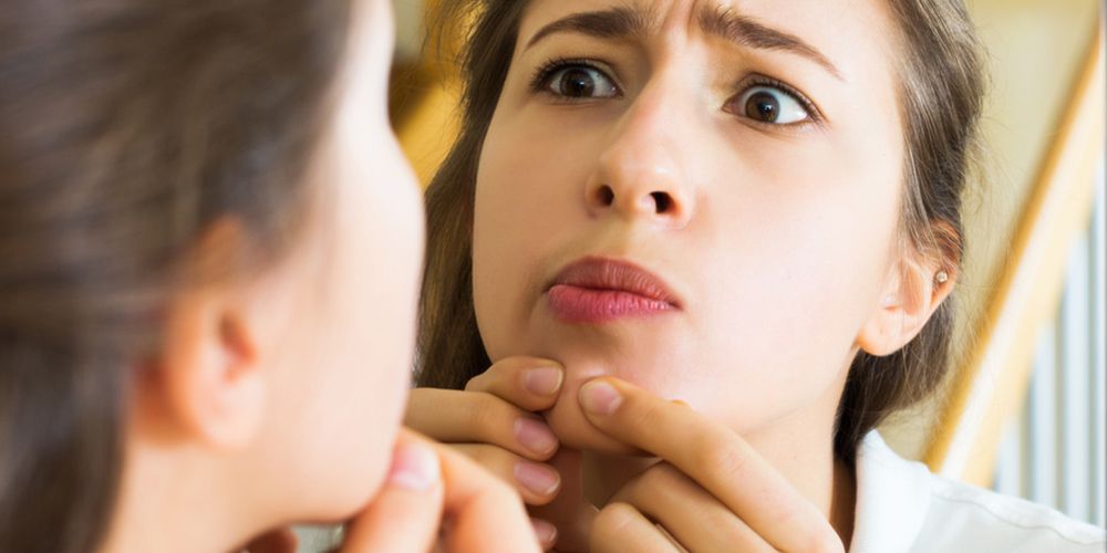 Hạn chế makeup trong giai đoạn này để tránh gây nhiễm trùng