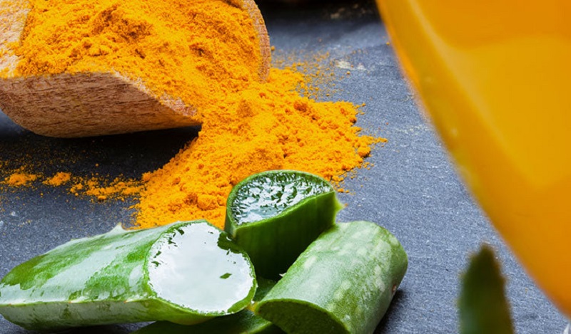 Mặt nạ tinh bột nghệ kết hợp nha đam