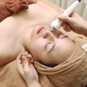 Hút chì thải độc da giúp làn da khỏe mạnh, trắng sáng hơn.