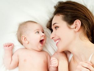 Sau khi sinh ít nhất sau 3 tháng thì các mẹ có thể dùng kem dưỡng da