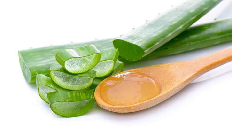 Nha đam giúp bổ sung collagen lấp đầy lỗ hõm sẹo