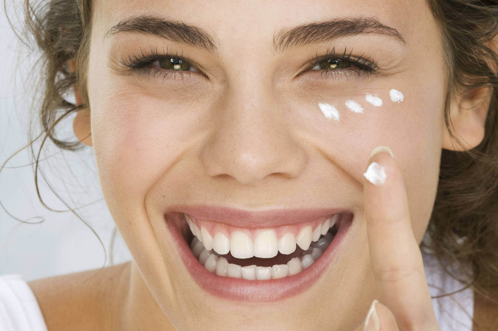 Chống nắng để ngăn các tác nhân gây hại cho da