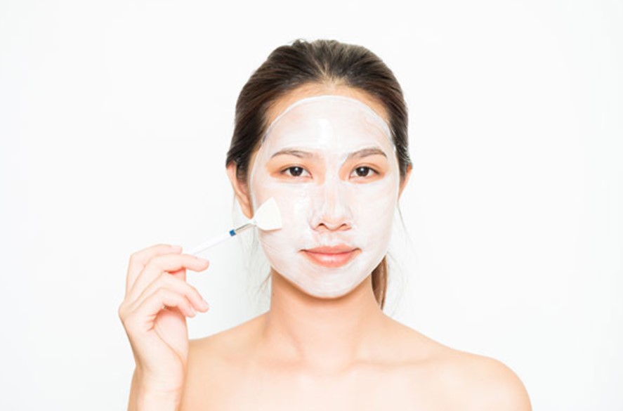 Chỉ cần một lớp sữa chua nguyên chất là đủ