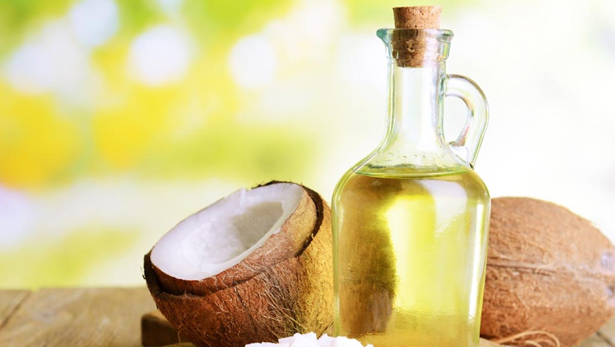 Dùng dầu dừa dưỡng ẩm cho da để đảm bảo an toàn