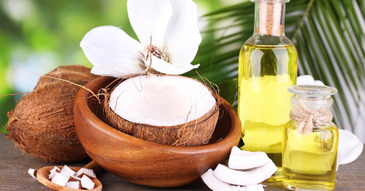 Dầu dừa nguyên chất có thể được sử dụng trực tiếp để dưỡng da hiệu quả