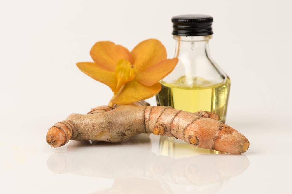 Nghệ bổ sung chất chống oxy hóa và vitamin có lợi cho việc tái tạo và làm trắng da