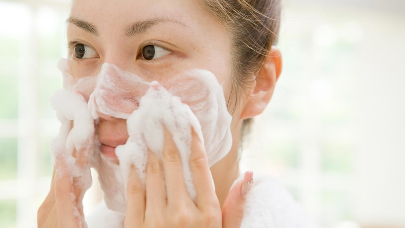 Vệ sinh da không sạch sẽ gây mụn bọc